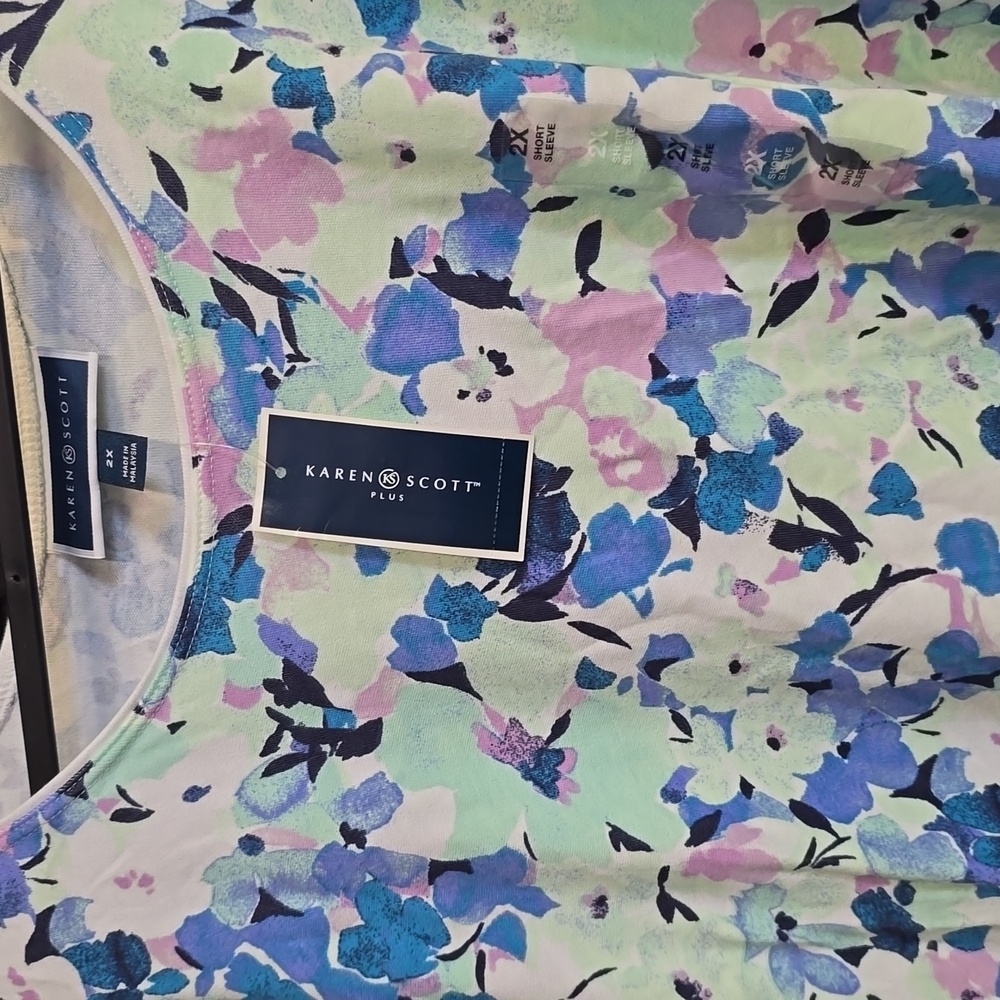 NWT Karen ScottPlus Size Crystal Floral-Print Scoop-Neck Top Sizr 2X - Picture 4 of 4